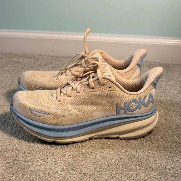 Hoka Women's Beige and Light Blue Athletic Shoes Clifton 9 - Picture 1 of 3
